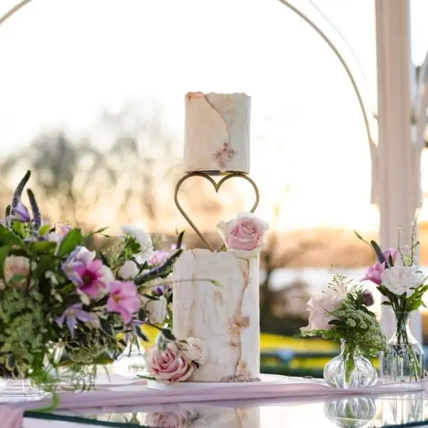 Chic And Romantic Outdoor Wedding Decor Inspiration modern outdoor wedding decor