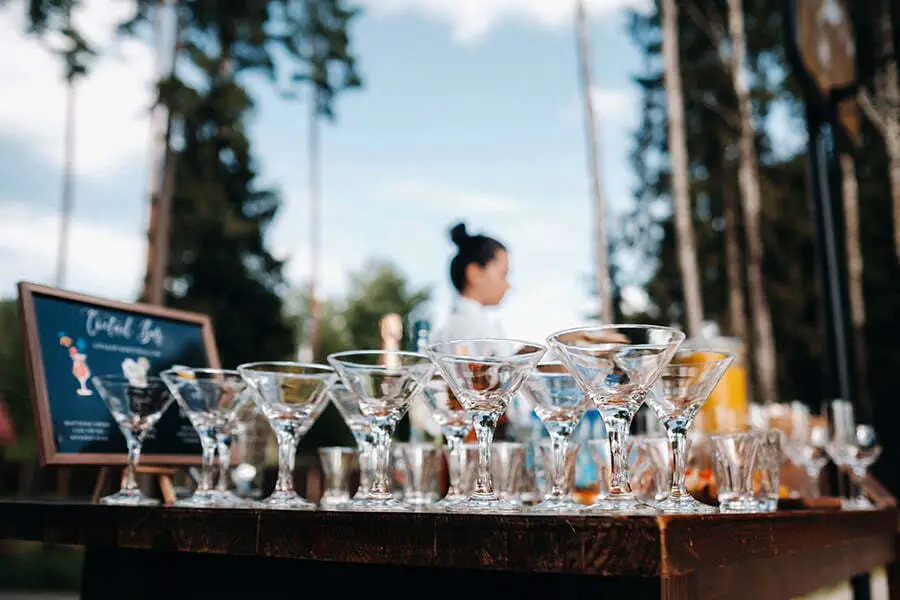 outdoor bar for wedding