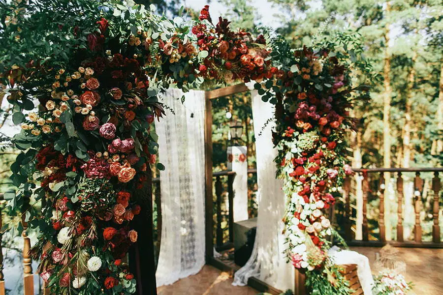 outdoor wedding flowers