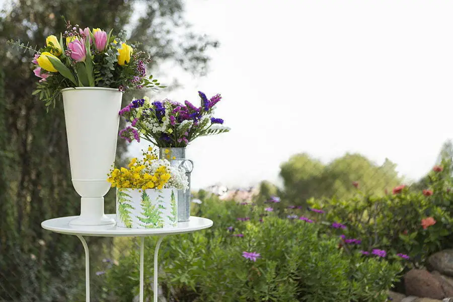 outdoor wedding vase flowers