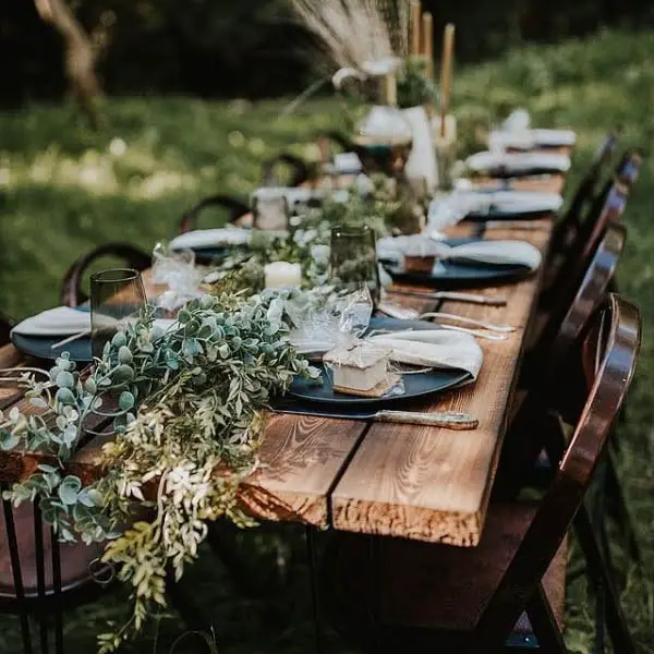 Mountainous And Elegant: Outdoor Wedding Decor Ideas You'll Love natural outdoor wedding decoration