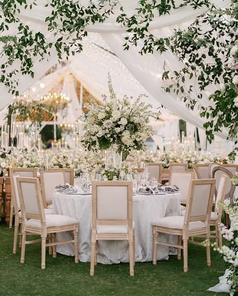 Exquisite Vintage-Style Outdoor Wedding Decor vintage outdoor wedding decor