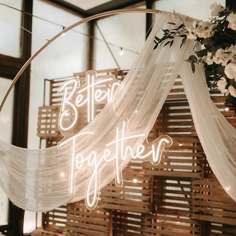 Enchanting Rustic Vintage Winter Wedding Decor vintage outdoor wedding decor
