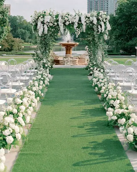Elegant And Romantic White Outdoor Wedding Decor white outdoor wedding decor