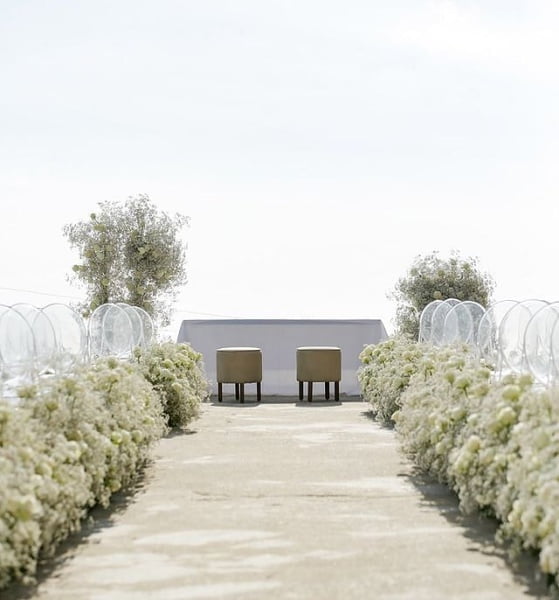 Enchanting And Timeless White Decor For The Perfect Outdoor Wedding Day white outdoor wedding decor