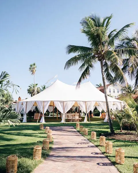 Enchanting & Elegant Outdoor White Wedding Decor Inspiration white outdoor wedding decor