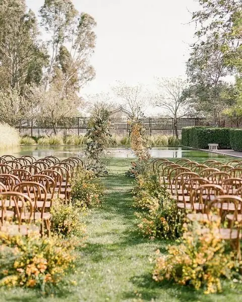 Charming & Sophisticated Yellow Outdoor Wedding Decor yellow outdoor wedding decor