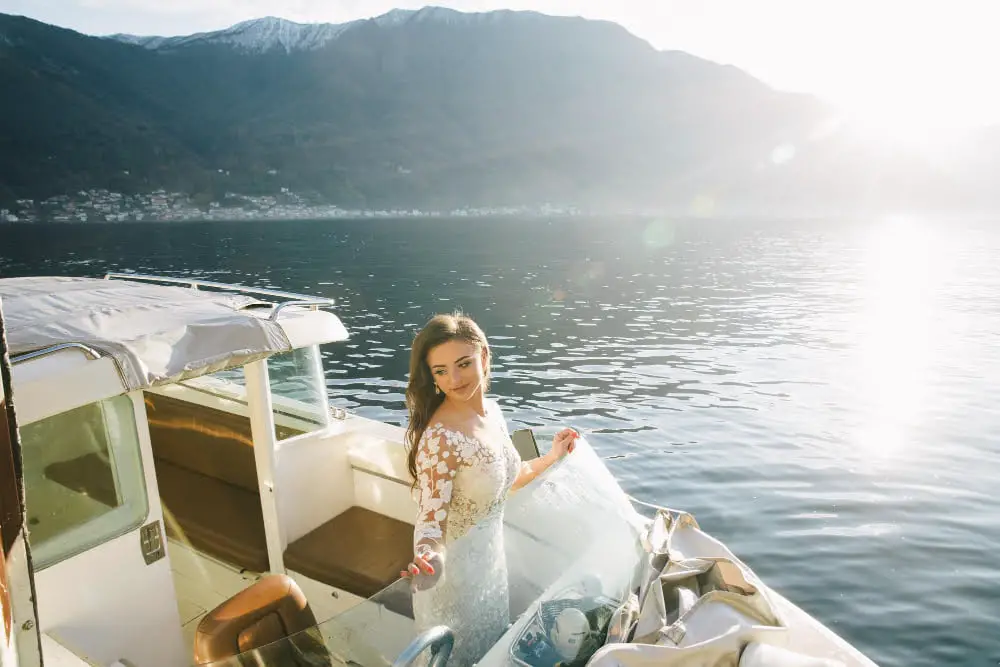 bride boat entrance