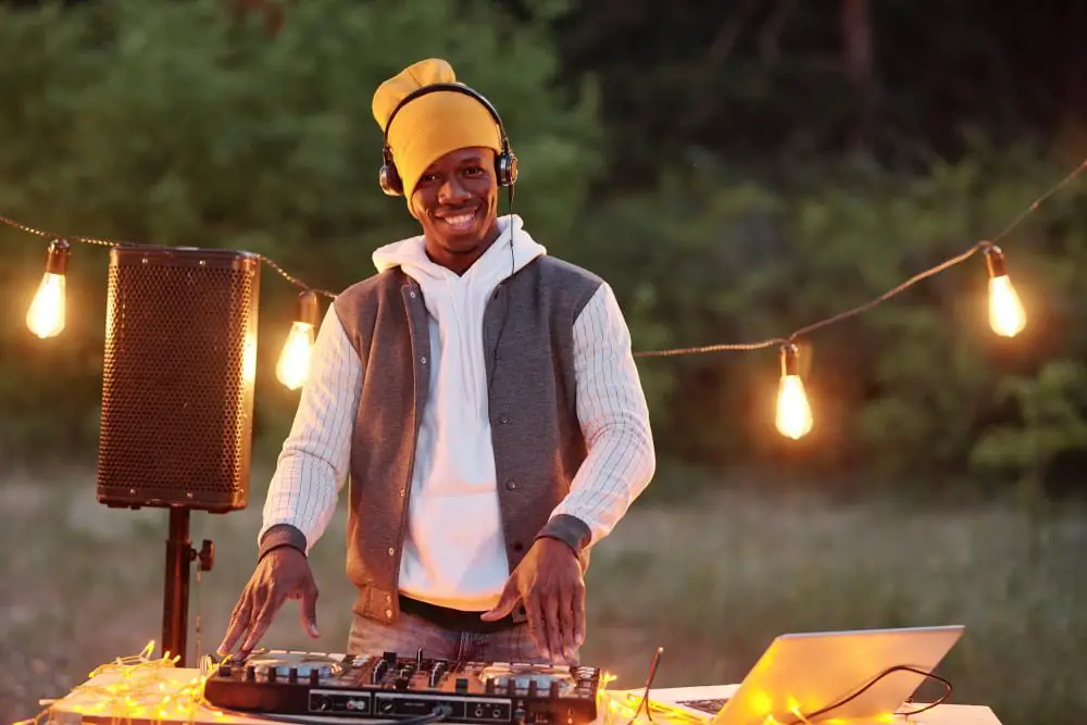 outdoor wedding dj