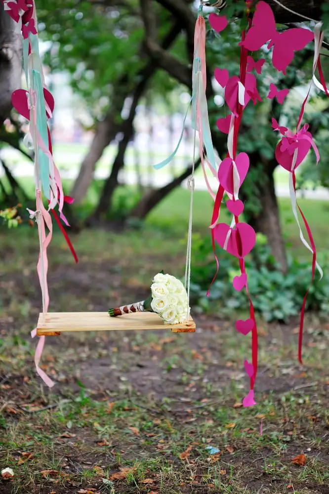 tree swings in trees decor wedding