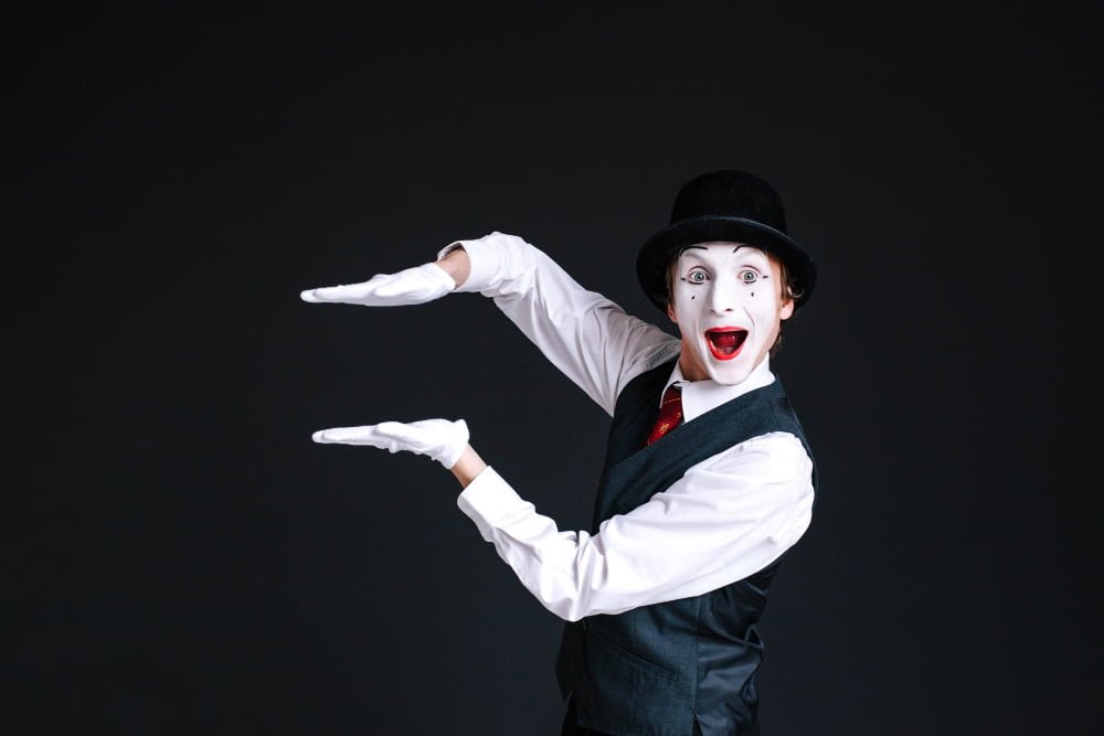 magician at outdoor wedding