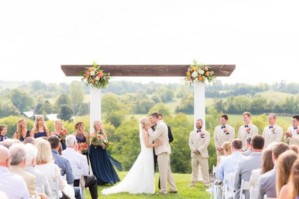 Bluegrass Wedding Barn outdoor wedding venues in Kentucky