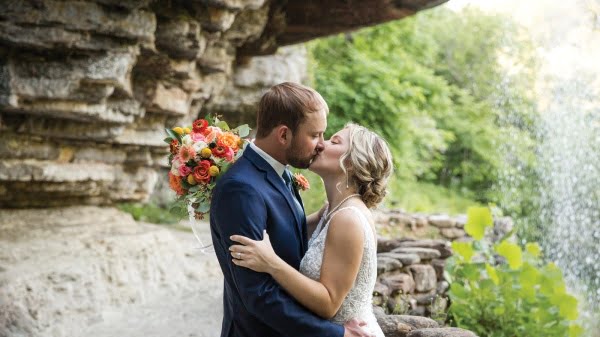 Dogwood Canyon outdoor wedding venues in Missouri