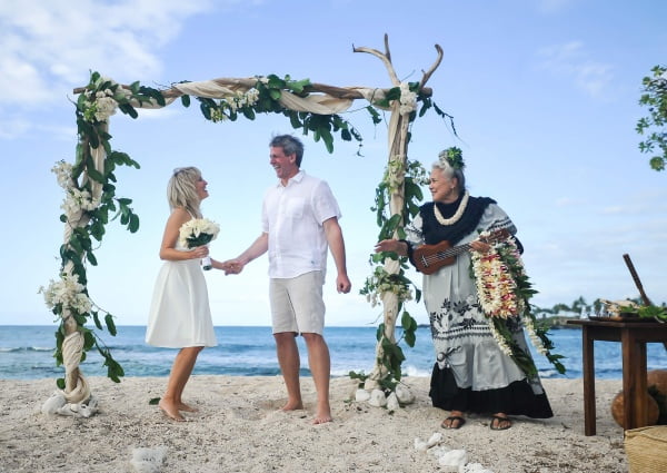Beach Glass Weddings outdoor wedding venues in Hawaii
