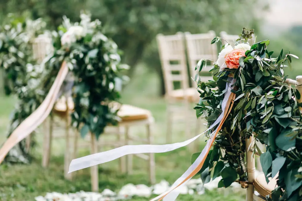 Leaf-patterned Aisle Runner Outdoor Wedding