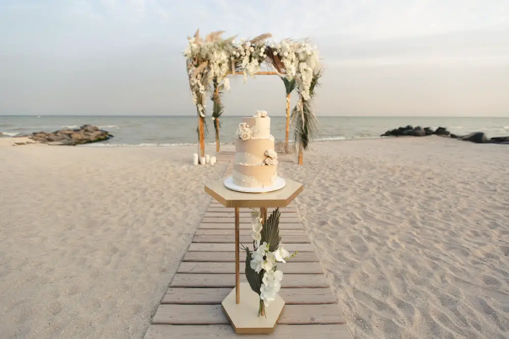  Outdoor Beach Wedding Cake