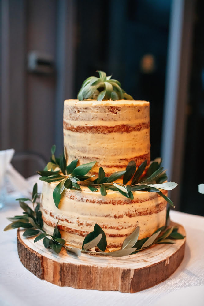 Seasonal Design Ideas for Outdoor Wedding Cakes