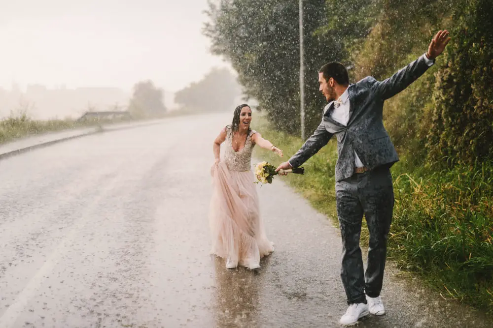 Unique Rainy Wedding Shots
