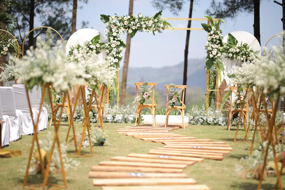 Wood Planks Aisle Runner Outdoor Wedding